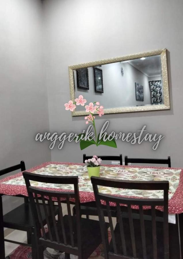 Anggerik Homestay Dungun Kampong Sura Tengah ภายนอก รูปภาพ