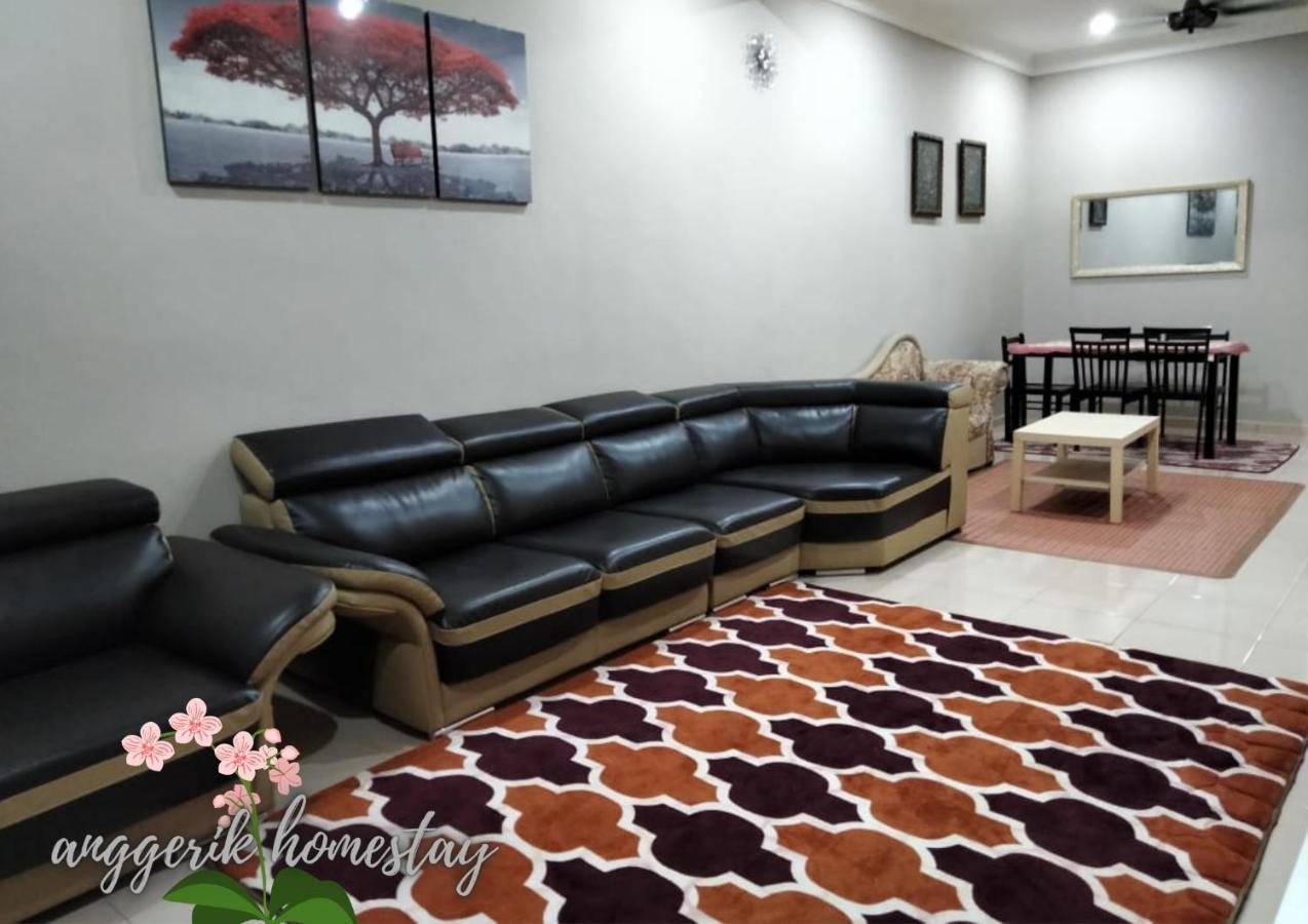 Anggerik Homestay Dungun Kampong Sura Tengah ภายนอก รูปภาพ