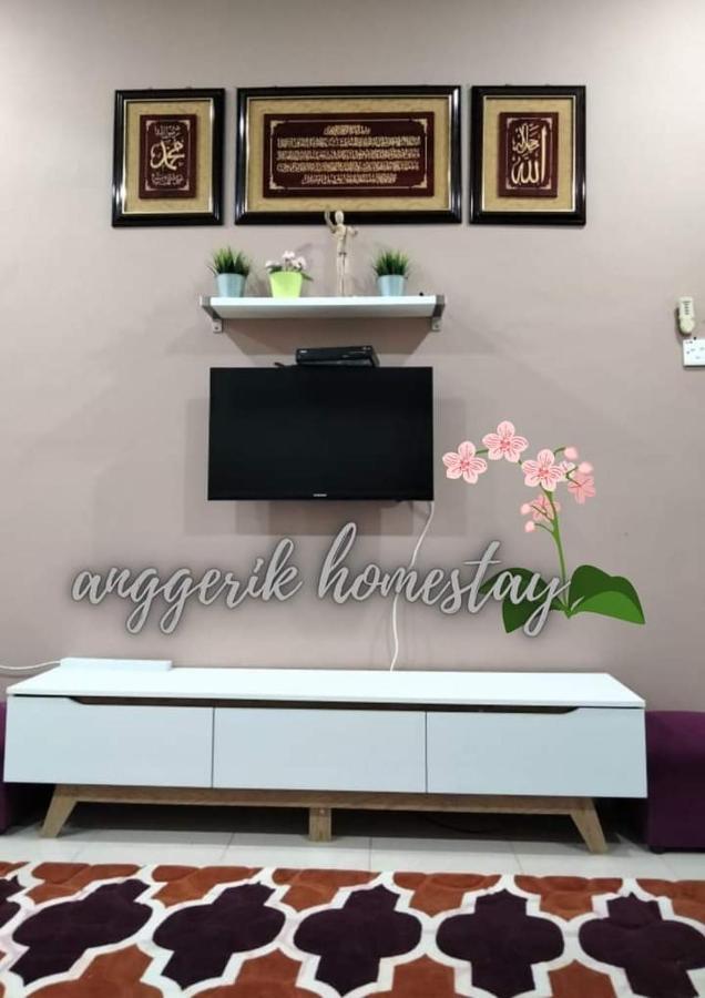 Anggerik Homestay Dungun Kampong Sura Tengah ภายนอก รูปภาพ