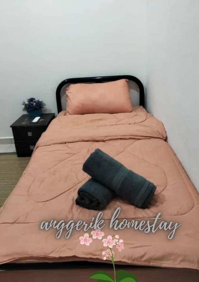 Anggerik Homestay Dungun Kampong Sura Tengah ภายนอก รูปภาพ